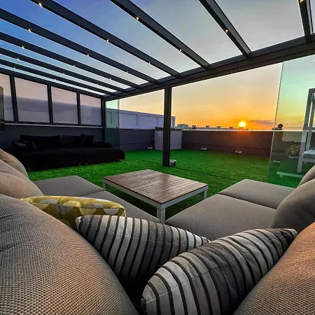 Luxury Z Duzym Tarasem - Park Apartment Poznan